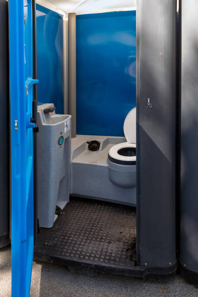 Best Portable bathroom rental  in Mannington, WV